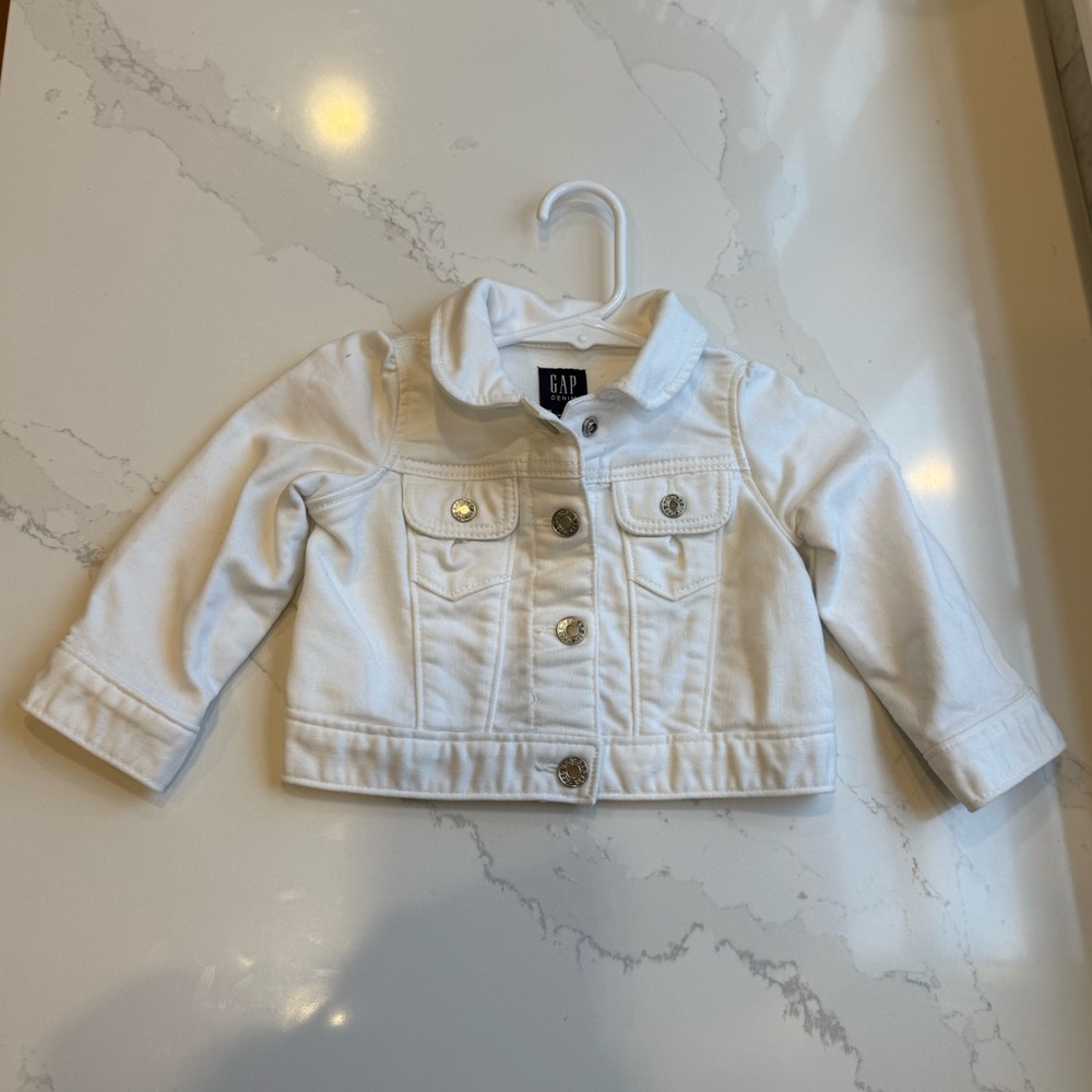 Baby Gap white denim jacket girls EUC 6-12 months